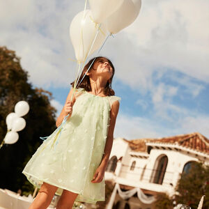 Φόρεμα από τούλι με μικρές 3D λουλούδια για κορίτσι 