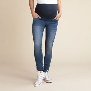 Τζιν εγκυμοσύνης σε slim γραμμή με ψηλό ζωνάρι 