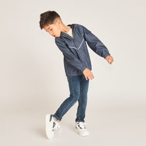 Αδιάβροχο σε μοντέρνο σχέδιο για αγοράκι 