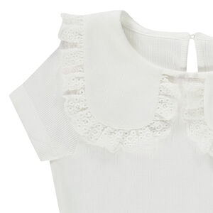 Κοντομάνικο πλεκτό μπλουζάκι με γιακά Claudine και κέντημα για κορίτσι 