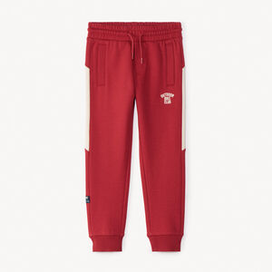 Μαζί με τις ρίγες, το παντελόνι φόρμας για αγόρια. 